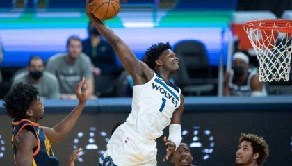  爱德华兹爆砍生涯新高森林狼终结勇士客场不败