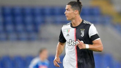  兰斯凭借定位球战术力克劲敌全取三分